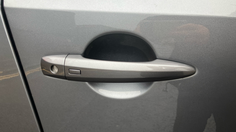 Nissan Qashqai 1.3 DiG-T MH Acenta Premium 5dr Petrol Hatchback